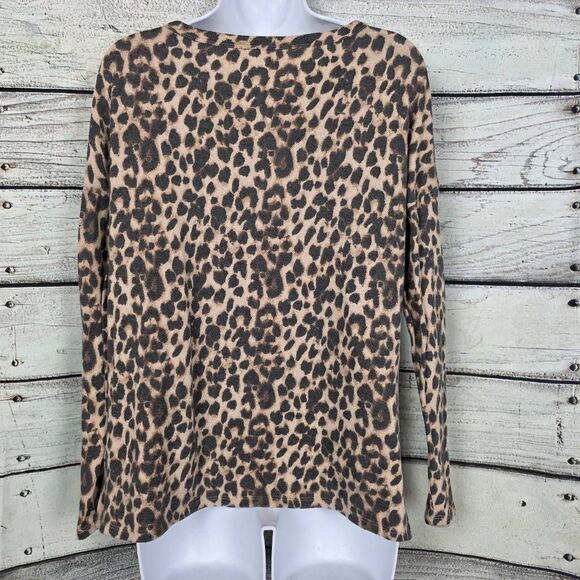 Victoria’s Secret Leopard Print Long Sleeve Top Size M - Picture 3 of 6